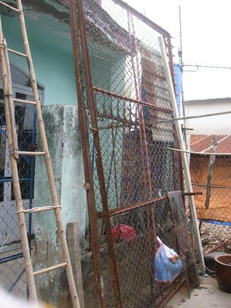 Thanh lý 01 xe đẩy em bé và 01 nôi mây em bé còn mới tinh, được  tặng không xài